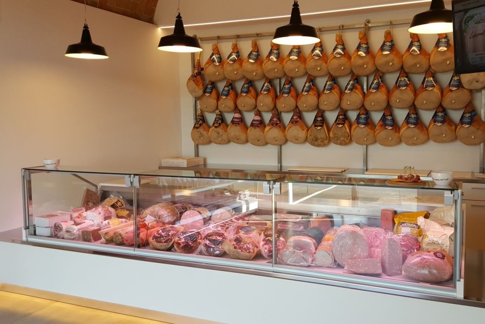 How to choose a serve-over counter for cured meats and dairy products, ISA tips | ISA